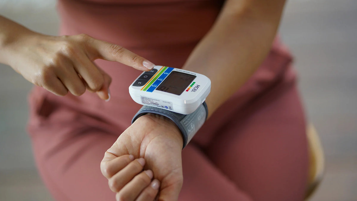 MOBI BLOOD PRESSURE MONITOR WRIST